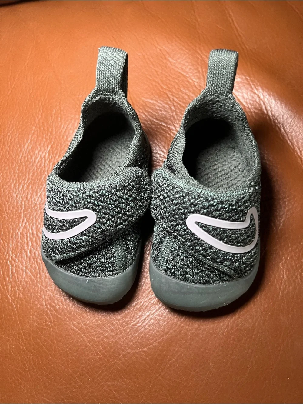 Nike Swoosh 1 Baby Size 3 Dark Green Slip-On Knit Shoes APMA approved💕